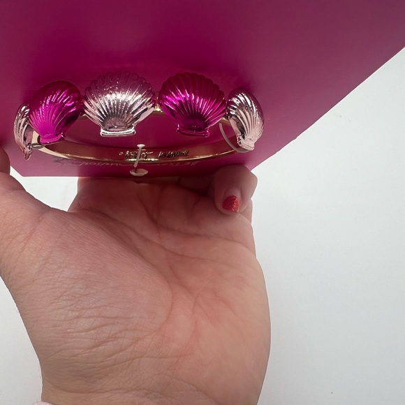 NWT Betsey Johnson Pink Metallic Seashell Bangle Bracelet - Picture 2 of 8